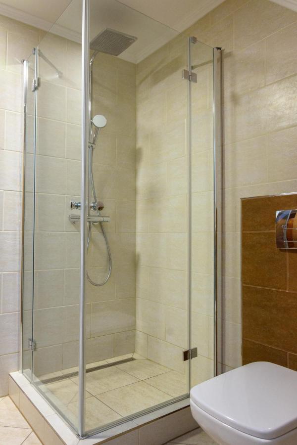 Tulipan Vendeghaz Hotel เออร์เวนเยช ภายนอก รูปภาพ