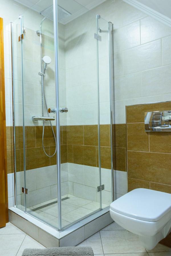 Tulipan Vendeghaz Hotel เออร์เวนเยช ภายนอก รูปภาพ